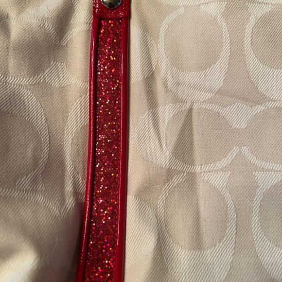 Coach Poppy ‘Rare’ Limited Edition Heart - Picture 15 of 16